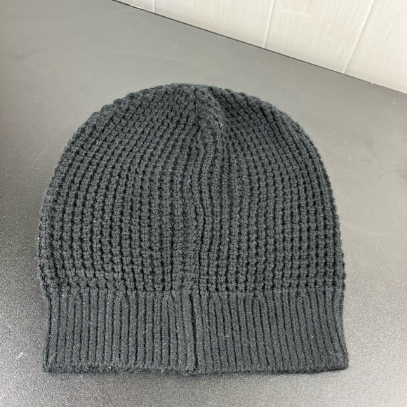 Main Character Accessories - Aritzia Main Character Knit Beanie